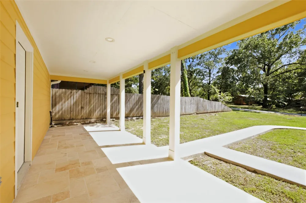 340 Oak Ridge Drive Onalaska, TX 77360