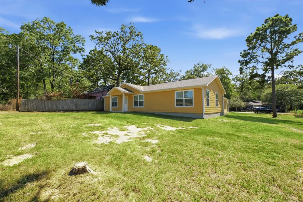 340 Oak Ridge Drive Onalaska, TX 77360