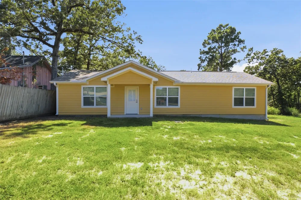 340 Oak Ridge Drive Onalaska, TX 77360