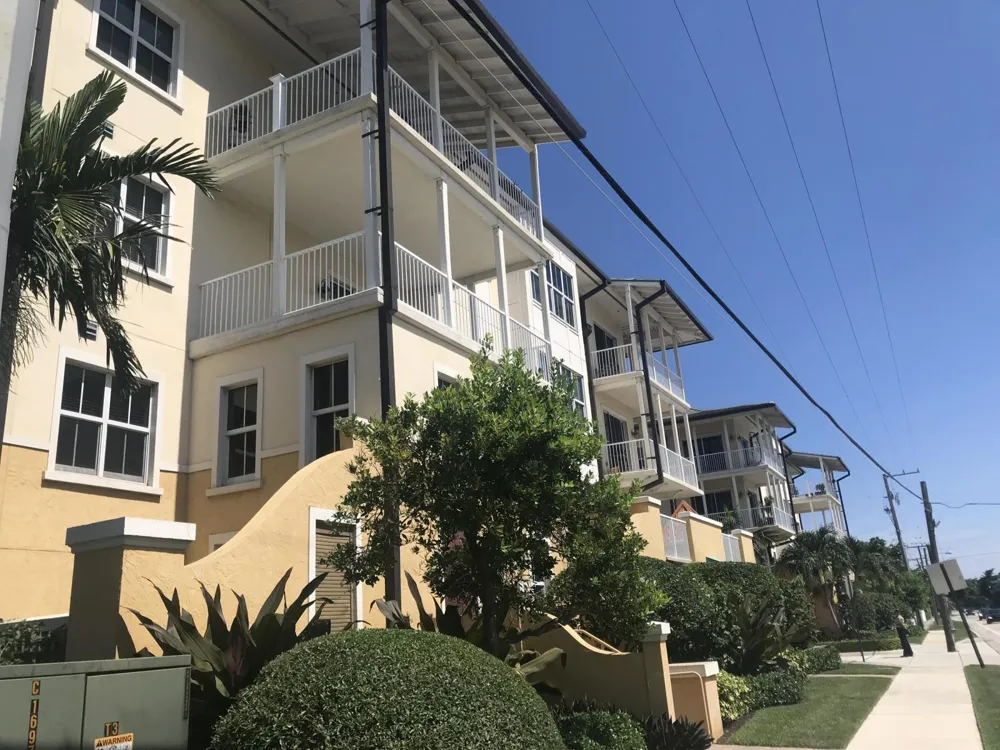 3960 Flagler Drive #304 West Palm Beach, FL 33407