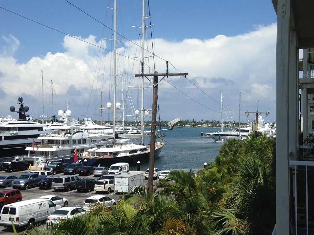 3960 Flagler Drive #304 West Palm Beach, FL 33407