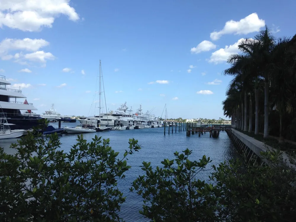 3960 Flagler Drive #304 West Palm Beach, FL 33407