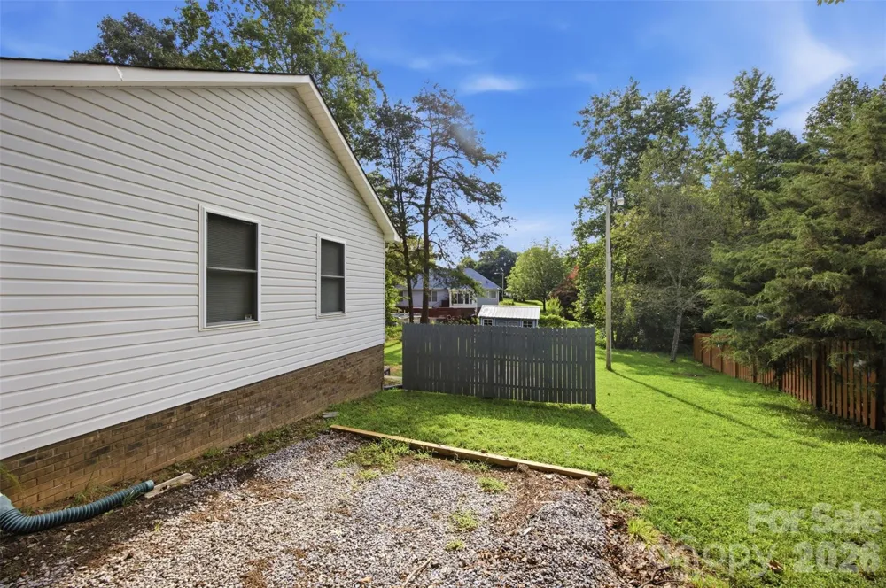 1297 Creekview Drive Gastonia, NC 28052