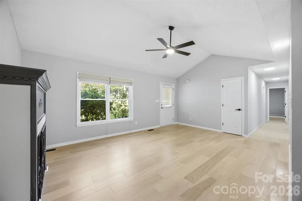 1297 Creekview Drive Gastonia, NC 28052