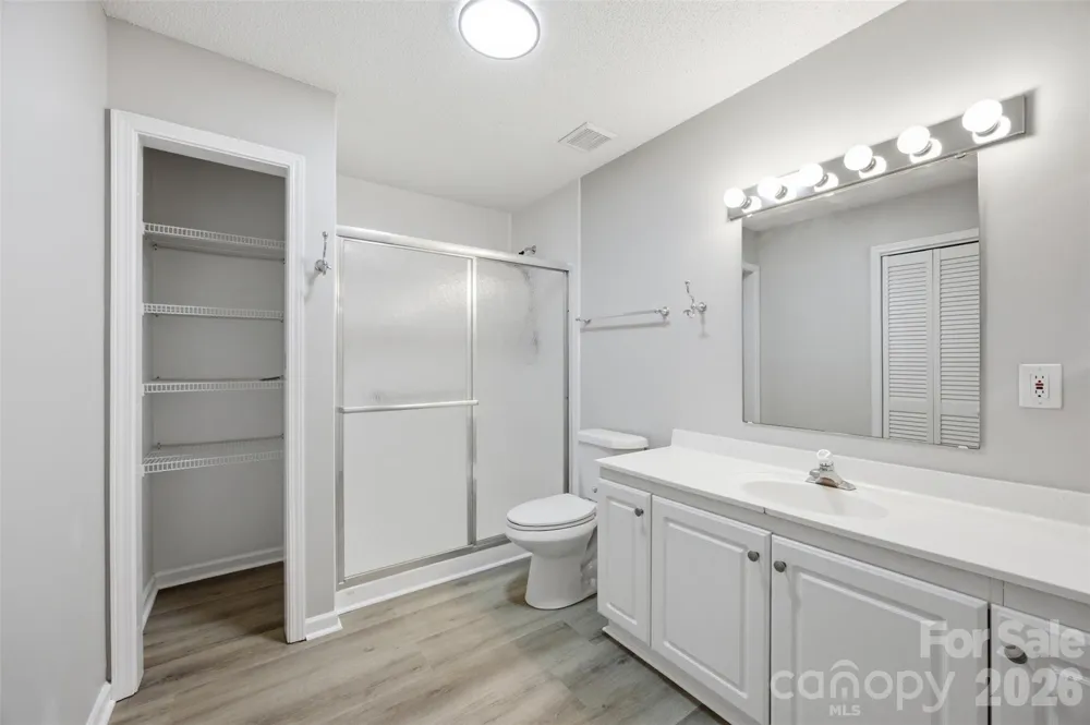 1297 Creekview Drive Gastonia, NC 28052