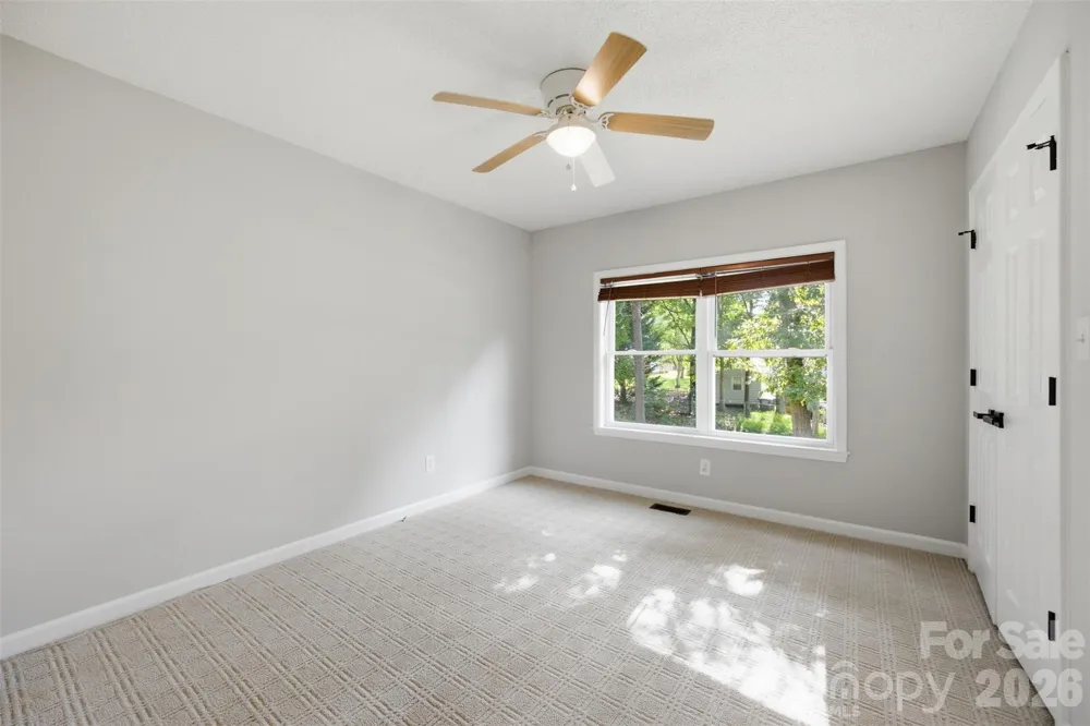 1297 Creekview Drive Gastonia, NC 28052