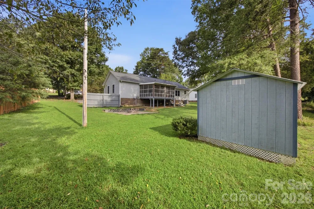 1297 Creekview Drive Gastonia, NC 28052