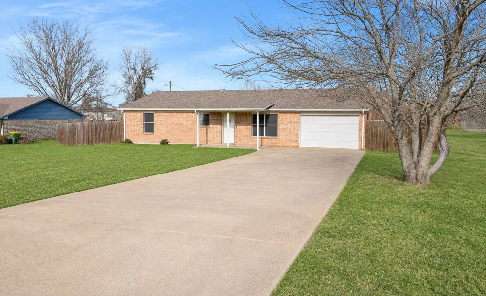 513 Ranch Road Granbury, TX 76049