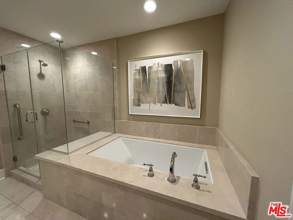 23500 Park Sorrento #C33 Calabasas, CA 91302
