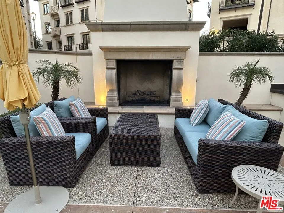 23500 Park Sorrento #C33 Calabasas, CA 91302