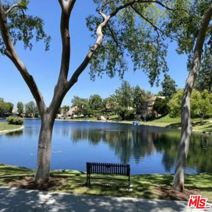 23500 Park Sorrento #C33 Calabasas, CA 91302