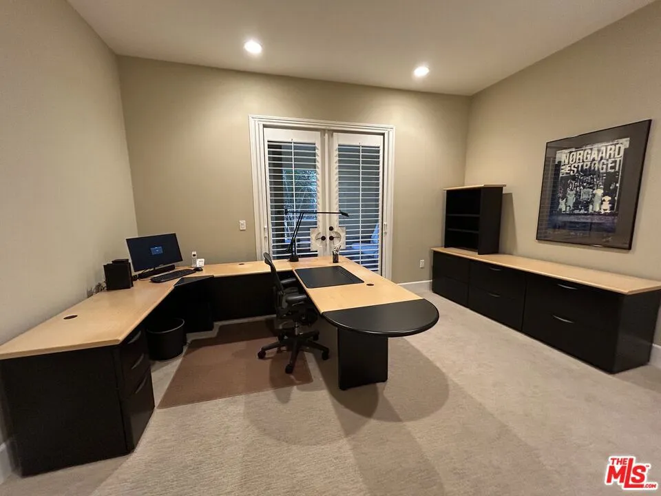 23500 Park Sorrento #C33 Calabasas, CA 91302