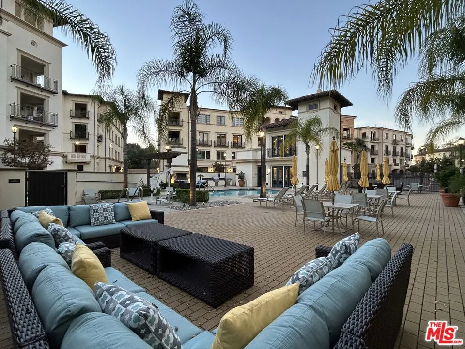 23500 Park Sorrento #C33 Calabasas, CA 91302