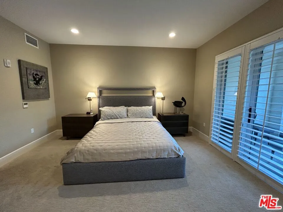 23500 Park Sorrento #C33 Calabasas, CA 91302