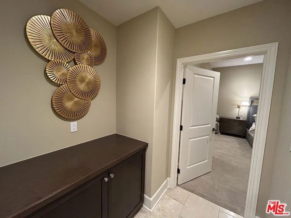 23500 Park Sorrento #C33 Calabasas, CA 91302