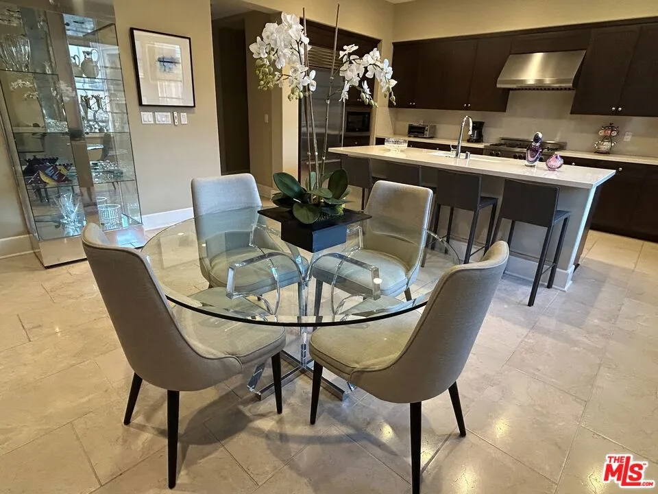 23500 Park Sorrento #C33 Calabasas, CA 91302