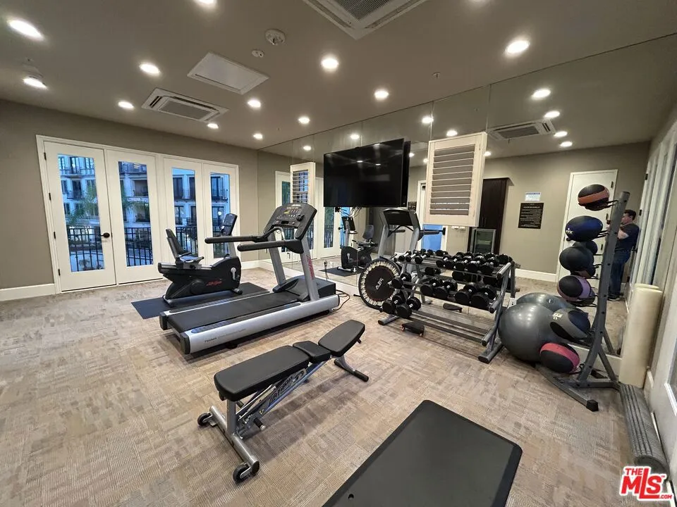 23500 Park Sorrento #C33 Calabasas, CA 91302