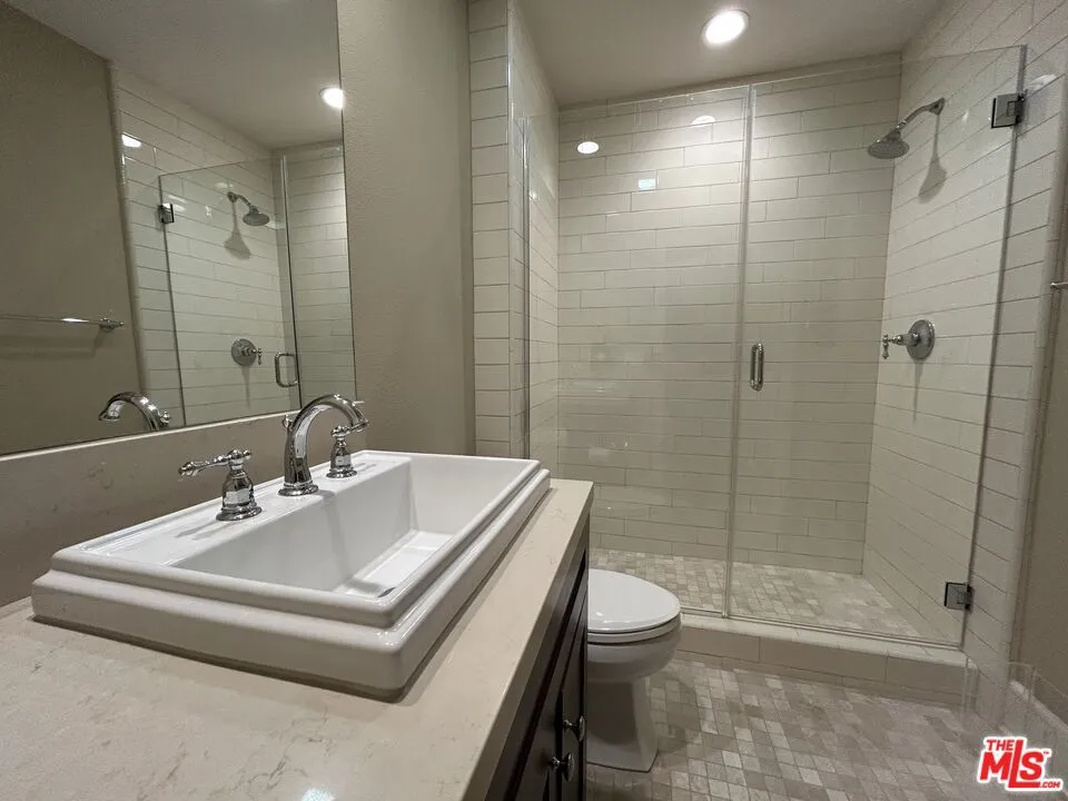 23500 Park Sorrento #C33 Calabasas, CA 91302