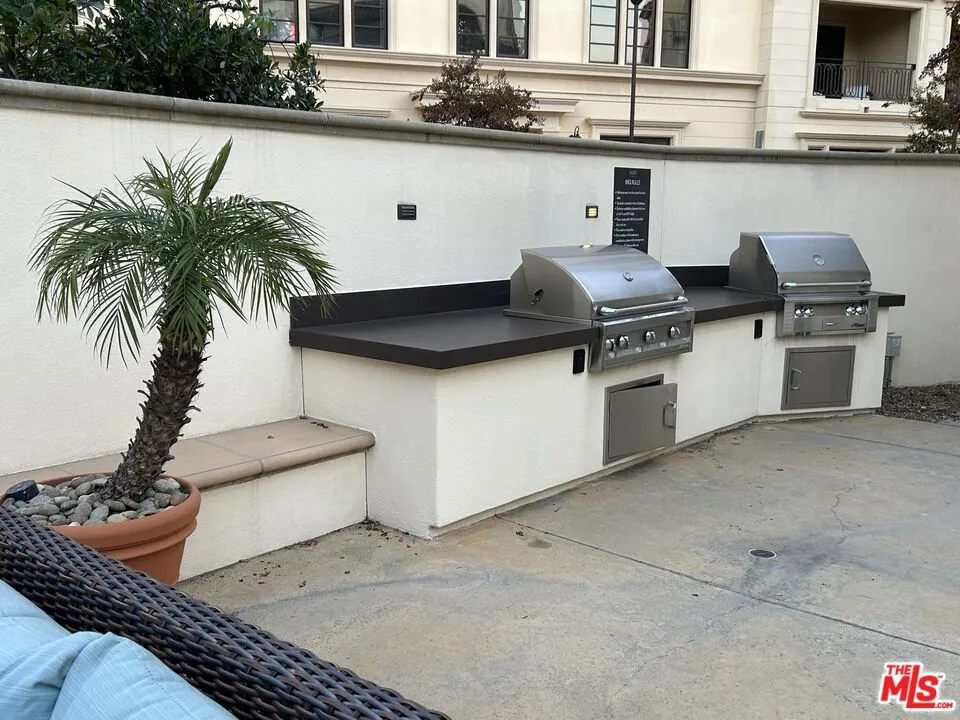 23500 Park Sorrento #C33 Calabasas, CA 91302