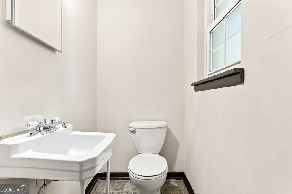 2881 Gwendon TER Decatur, GA 30034
