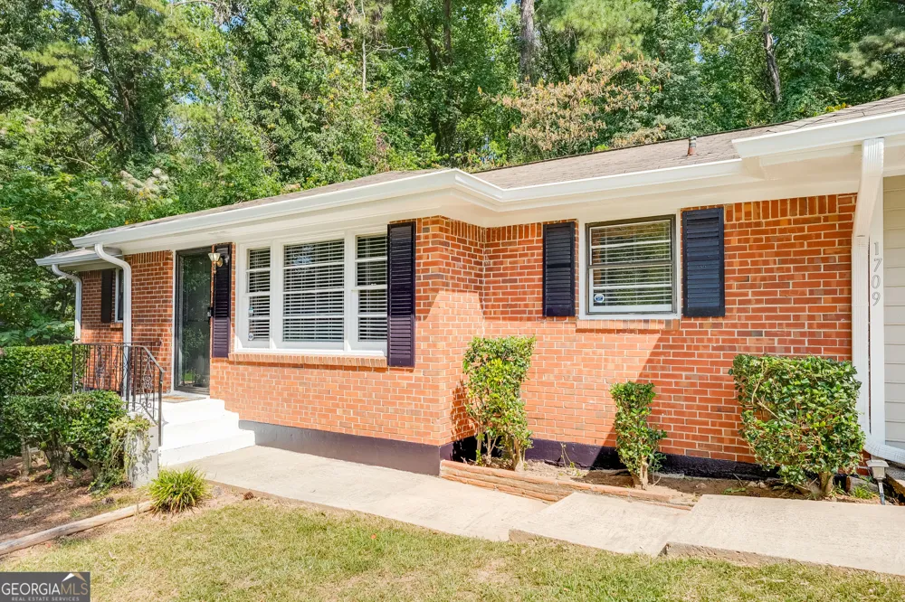 1709 Lee ST Decatur, GA 30035
