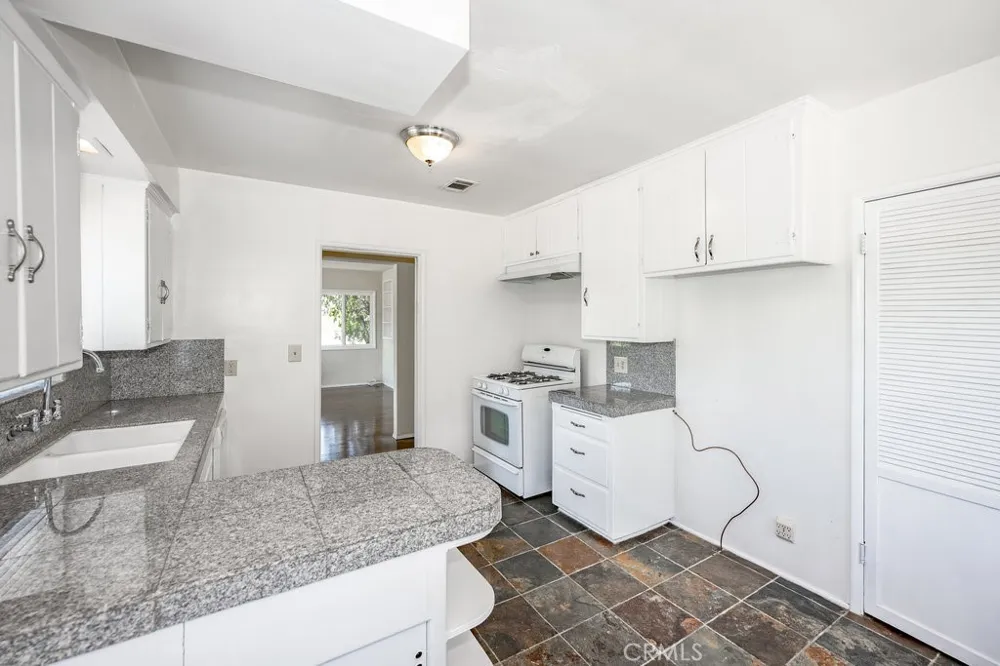 4601 Moore Glendale, CA 91214