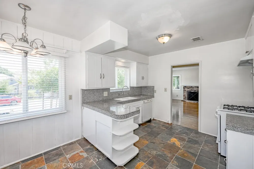 4601 Moore Glendale, CA 91214