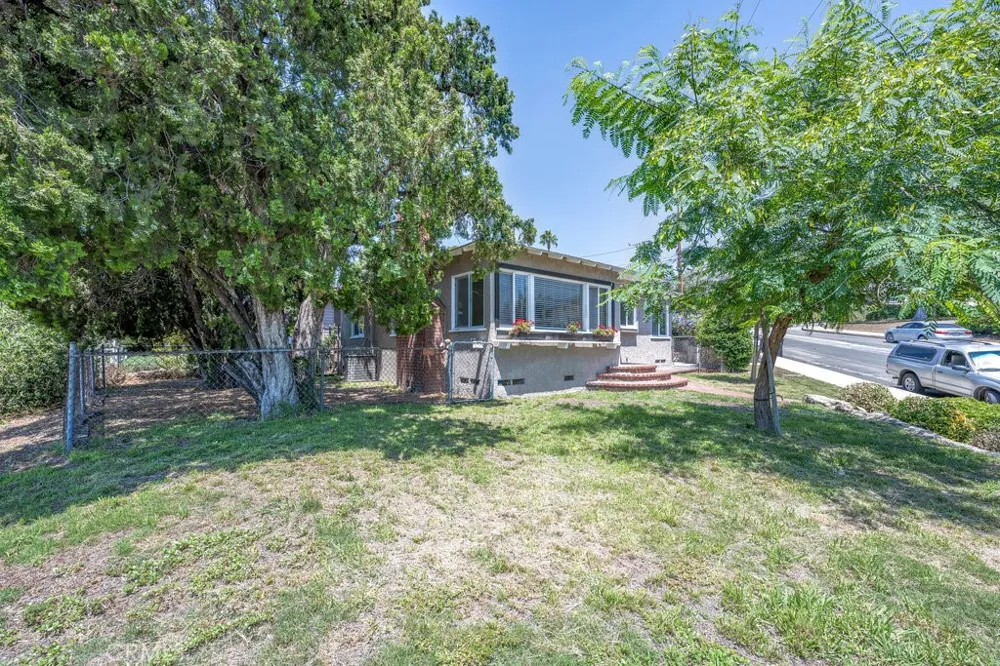4601 Moore Glendale, CA 91214