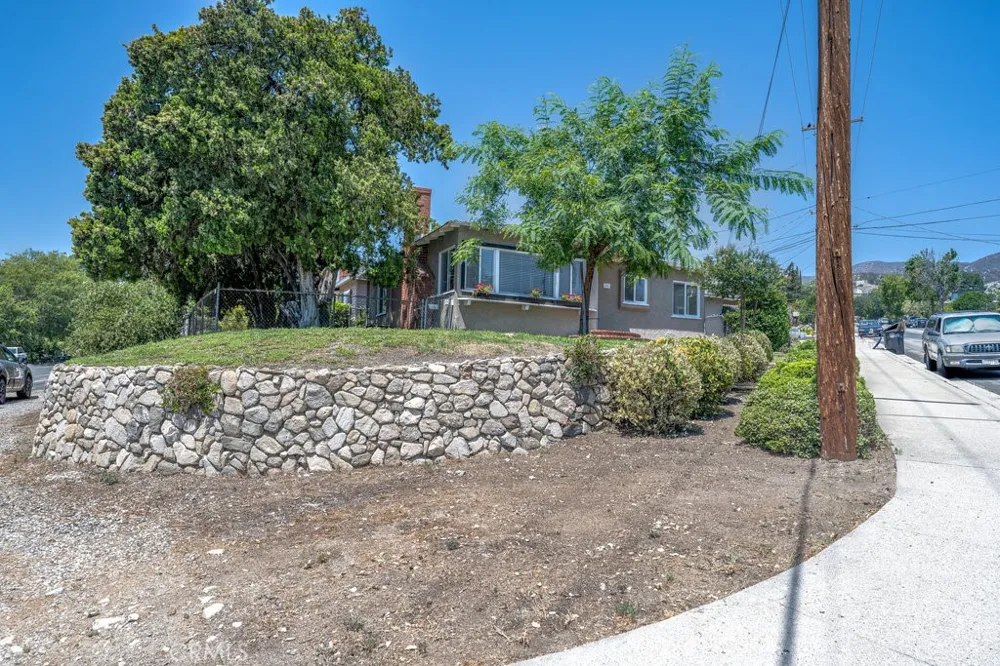 4601 Moore Glendale, CA 91214