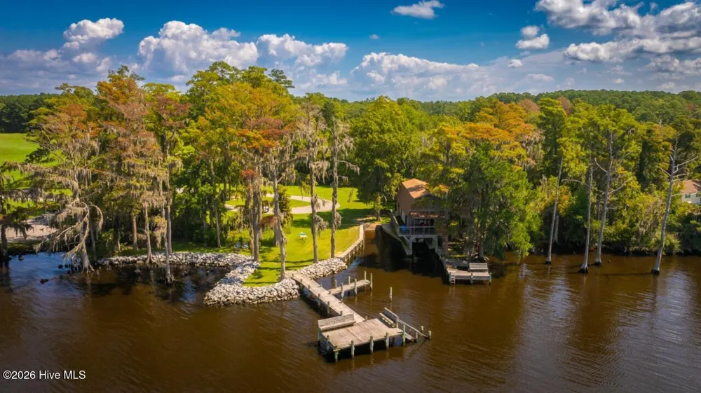 4325 Riverneck Road Columbia, NC 27925