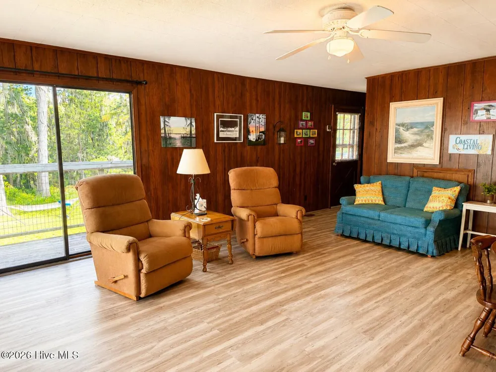 4325 Riverneck Road Columbia, NC 27925