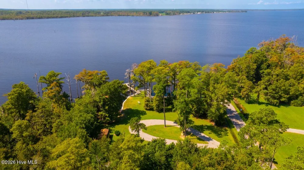 4325 Riverneck Road Columbia, NC 27925