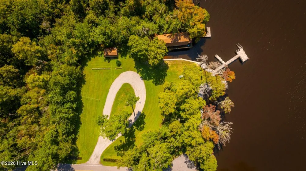 4325 Riverneck Road Columbia, NC 27925
