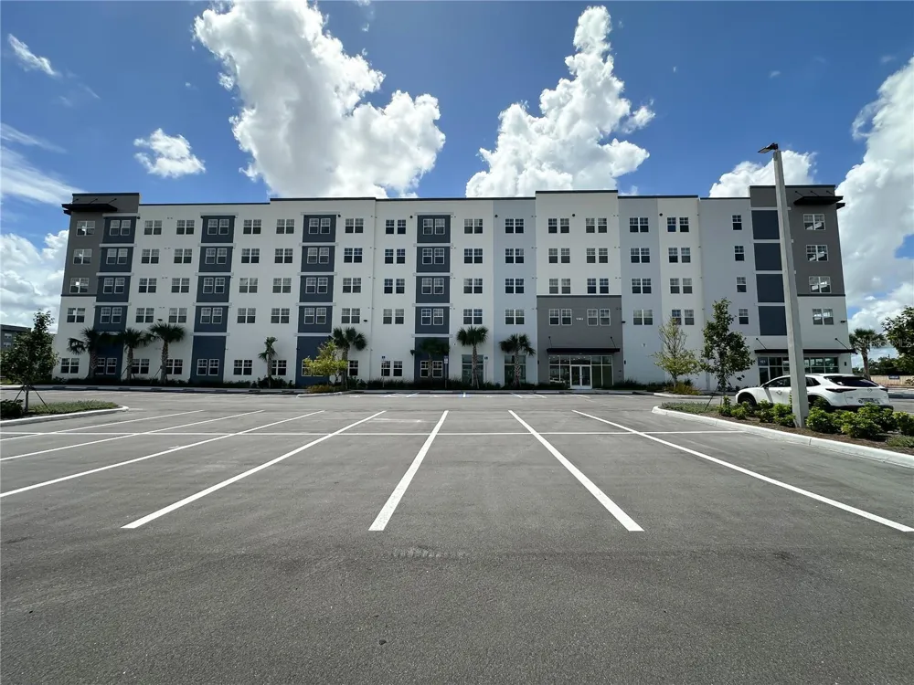 5563 MILLENIA PARK BLVD #409 Orlando, FL 32839