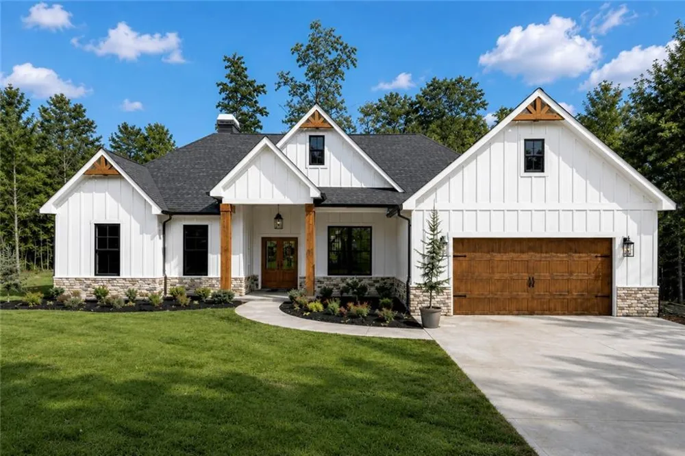 230 Banks Path Dallas, GA 30157