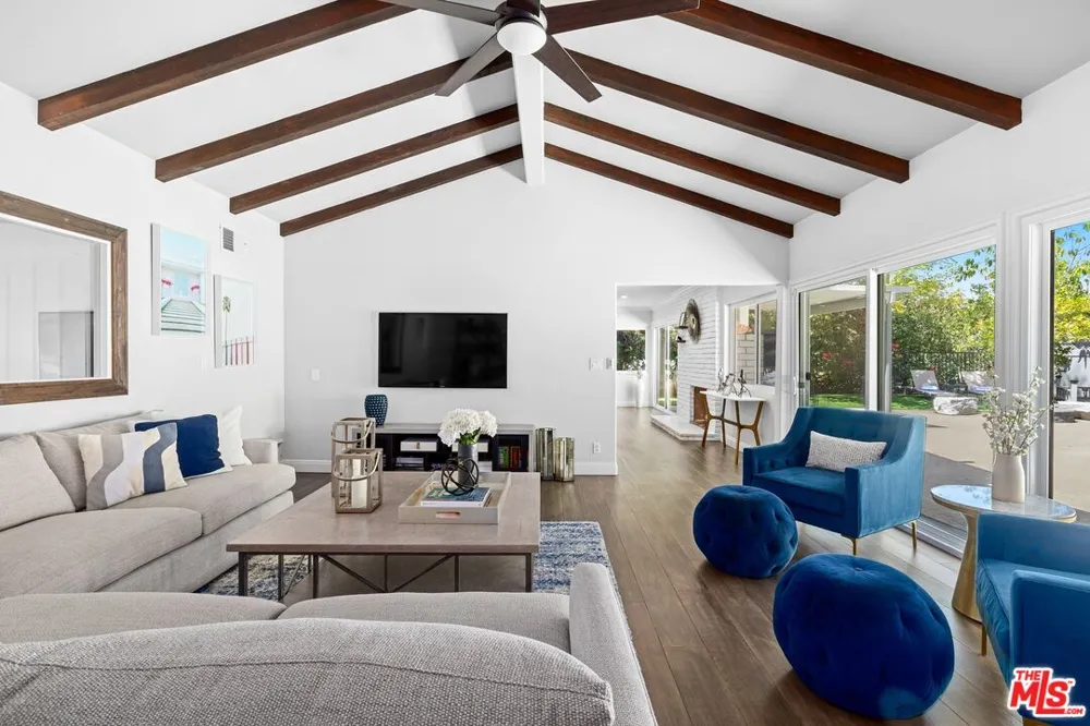3430 Loadstone Drive Los Angeles, CA 91403