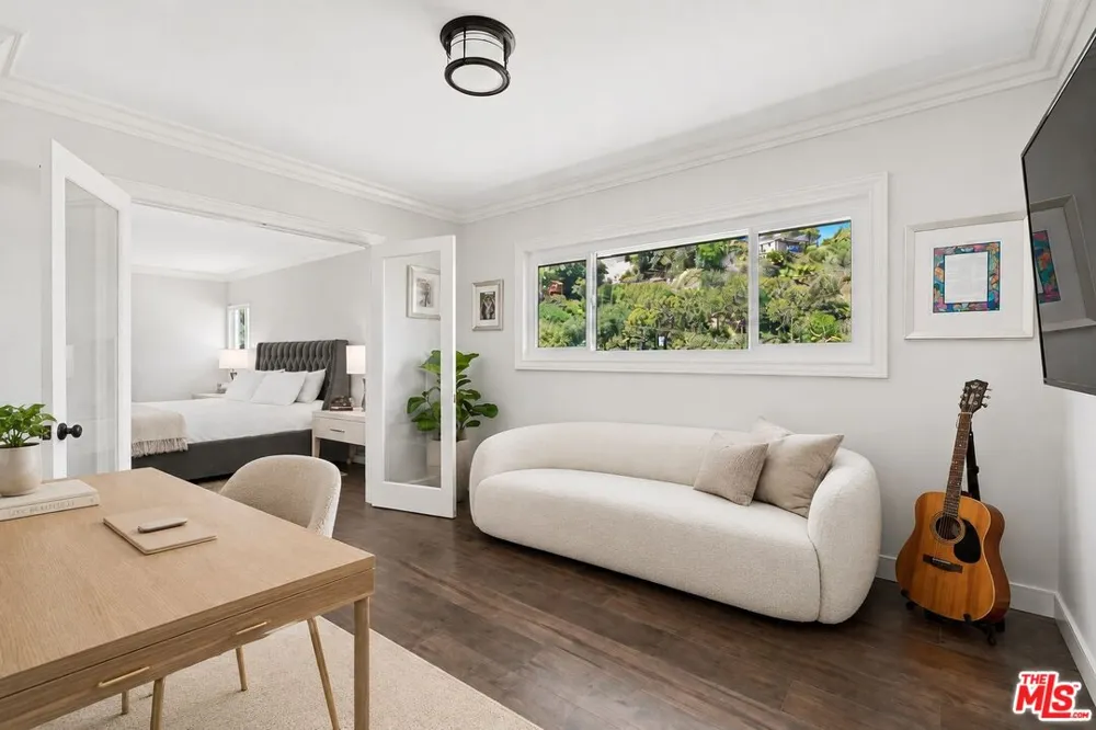 3430 Loadstone Drive Los Angeles, CA 91403