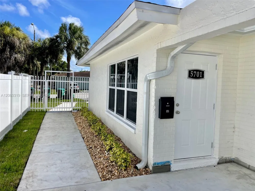 5711 NW 28th St #5711 Lauderhill, FL 33313