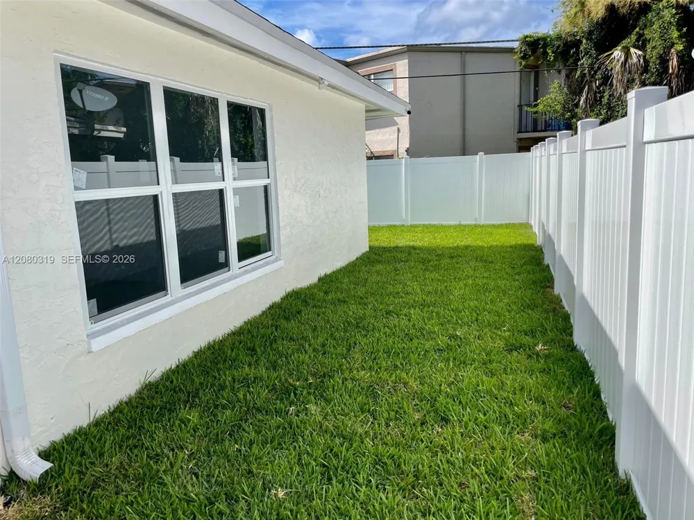 5711 NW 28th St #5711 Lauderhill, FL 33313