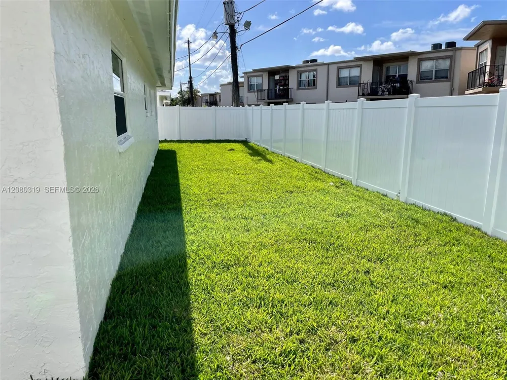 5711 NW 28th St #5711 Lauderhill, FL 33313