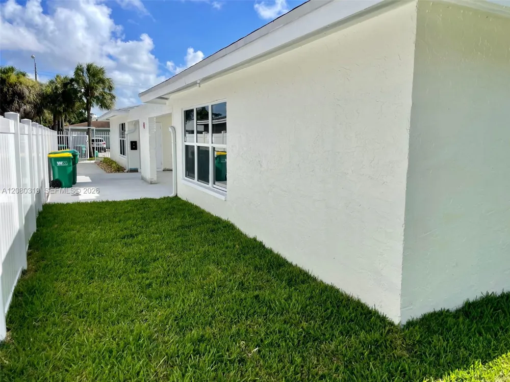 5711 NW 28th St #5711 Lauderhill, FL 33313