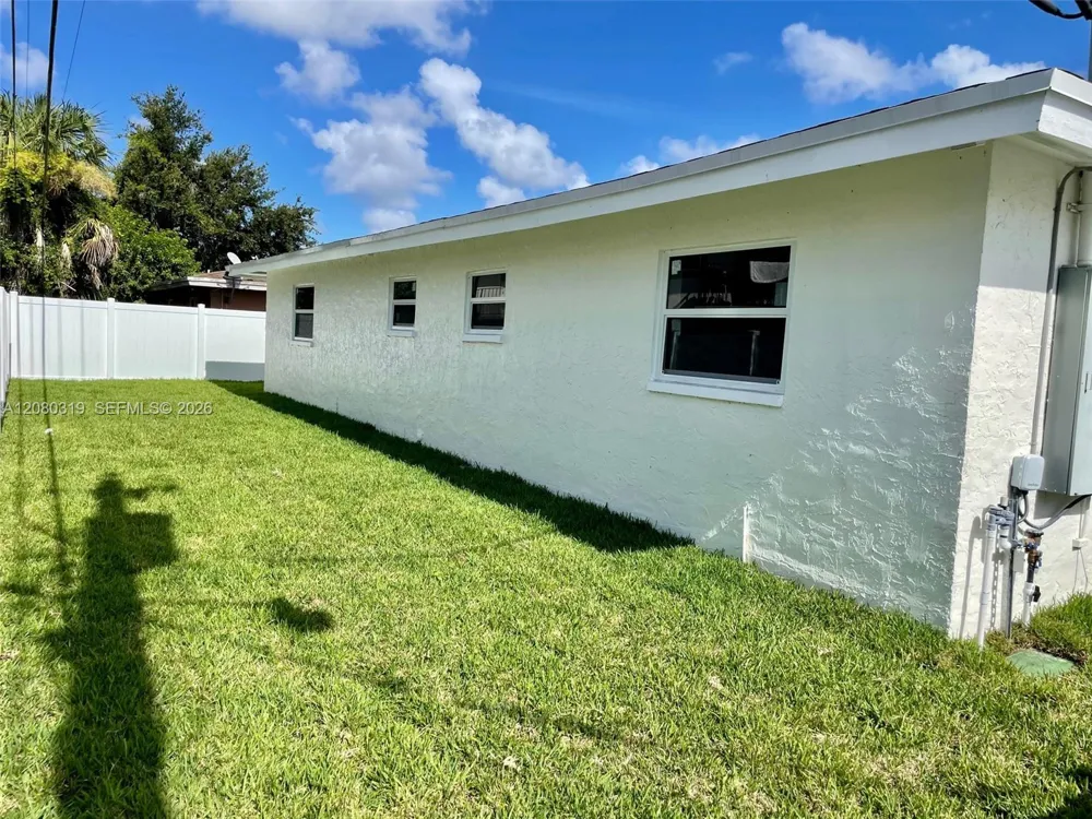 5711 NW 28th St #5711 Lauderhill, FL 33313