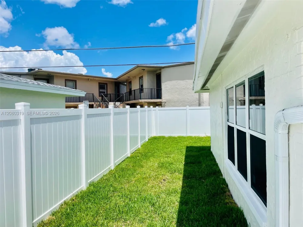 5711 NW 28th St #5711 Lauderhill, FL 33313