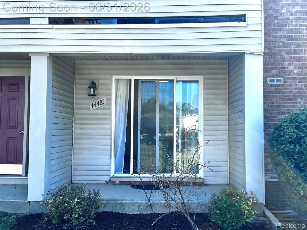 44481 Savery Drive Canton Charter Township, MI 48187