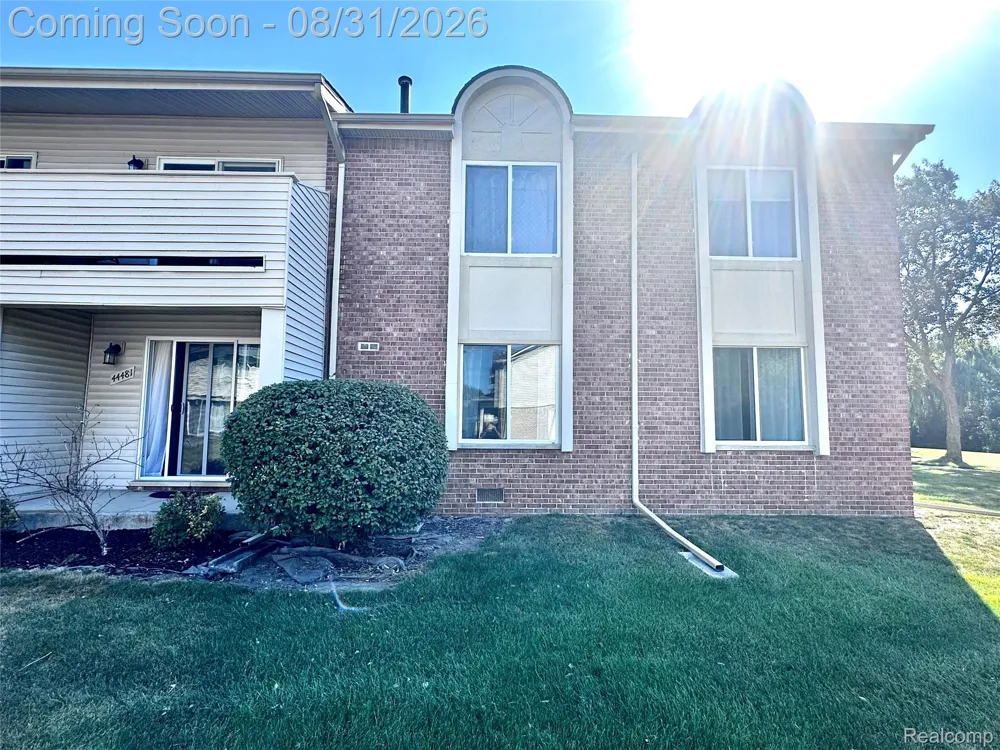 44481 Savery Drive Canton Charter Township, MI 48187