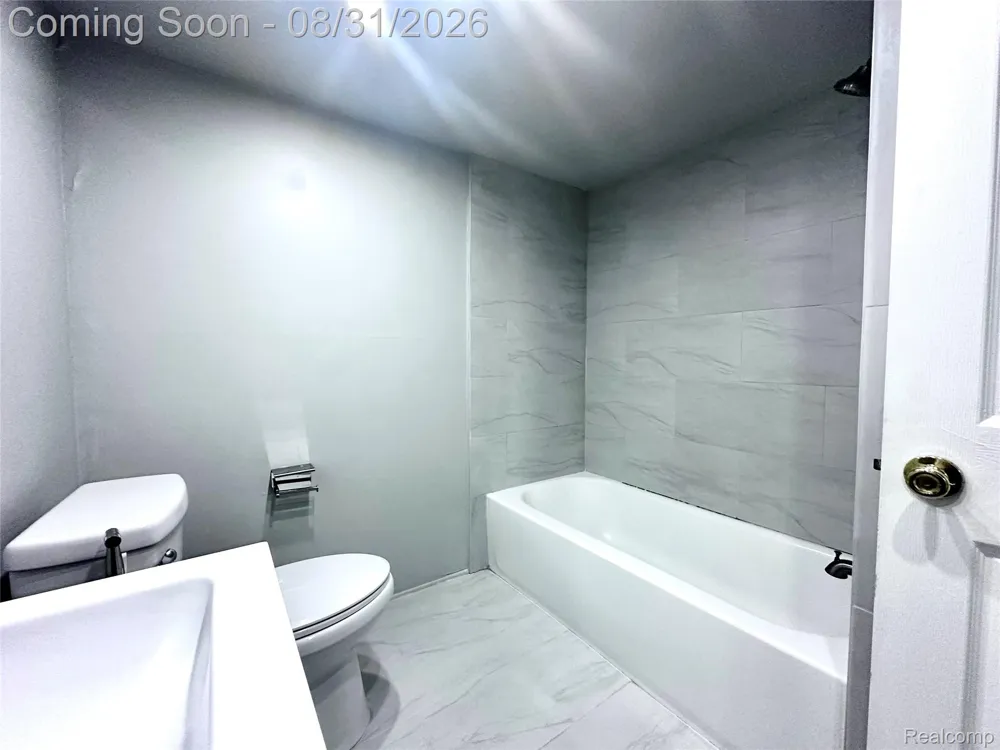 44481 Savery Drive Canton Charter Township, MI 48187