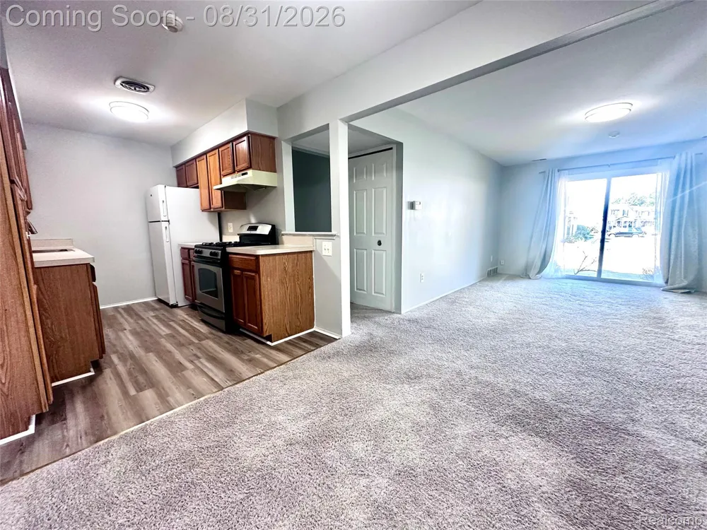 44481 Savery Drive Canton Charter Township, MI 48187