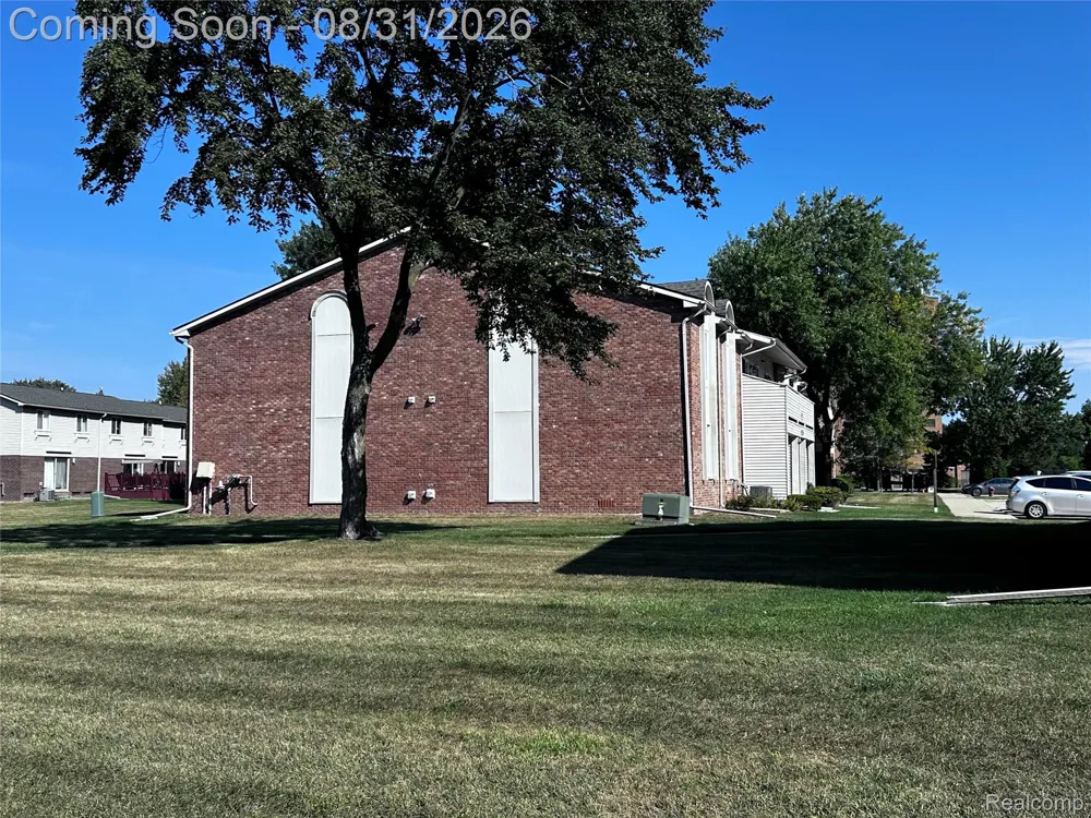 44481 Savery Drive Canton Charter Township, MI 48187