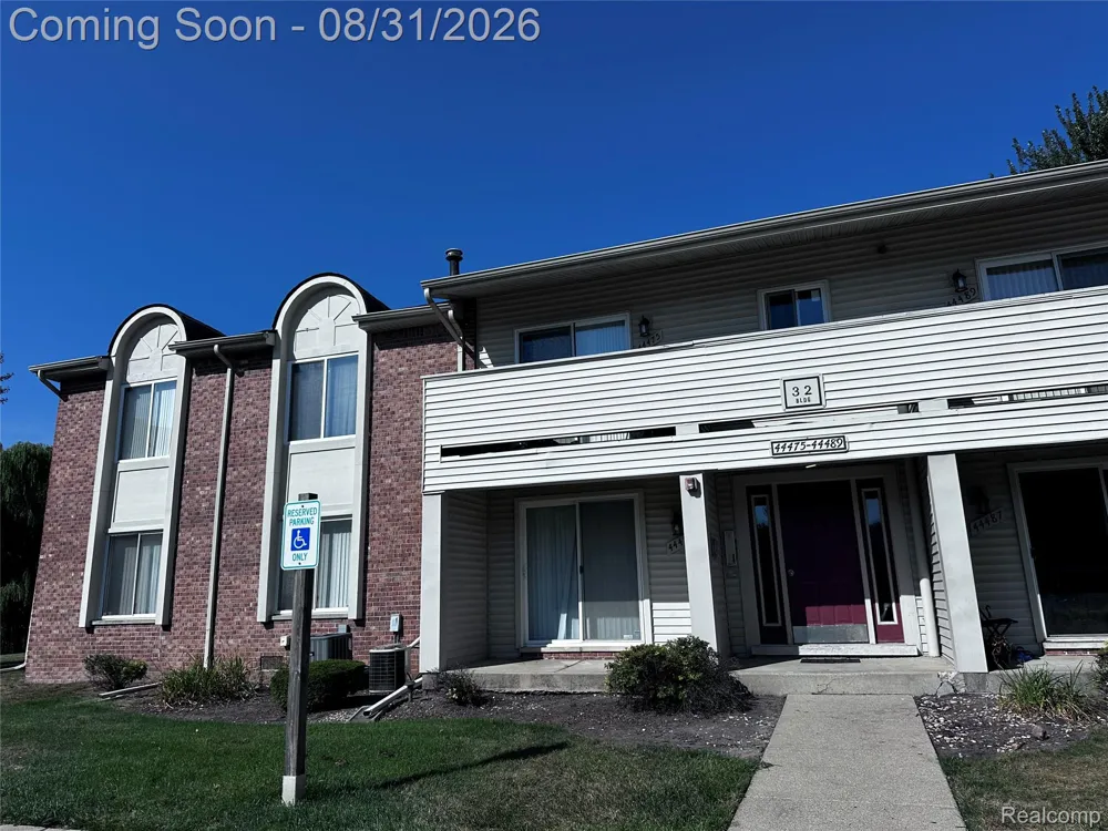 44481 Savery Drive Canton Charter Township, MI 48187