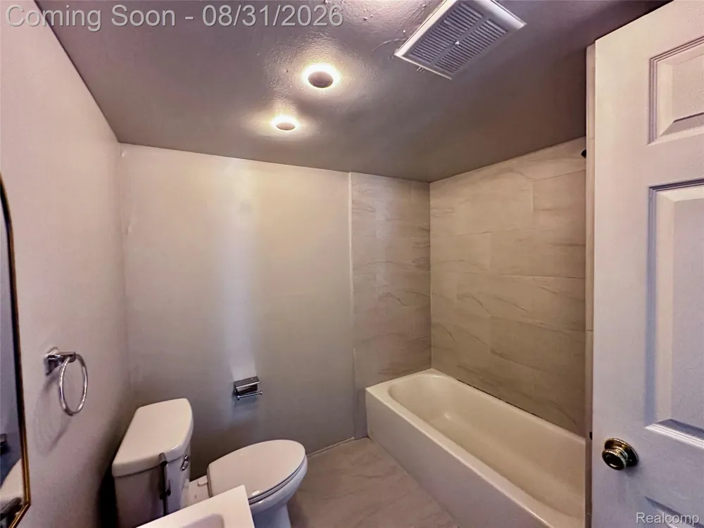 44481 Savery Drive Canton Charter Township, MI 48187